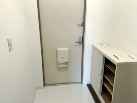 オースター5番館  玄関