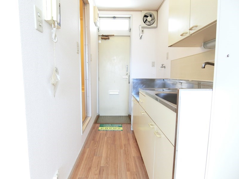 エステートピア汐之宮 玄関