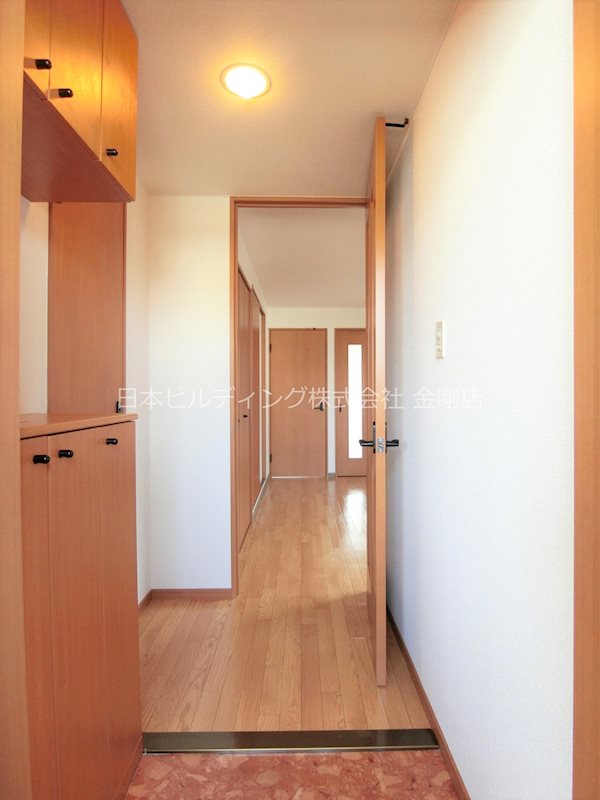 コンフォール・ヴィラ 玄関