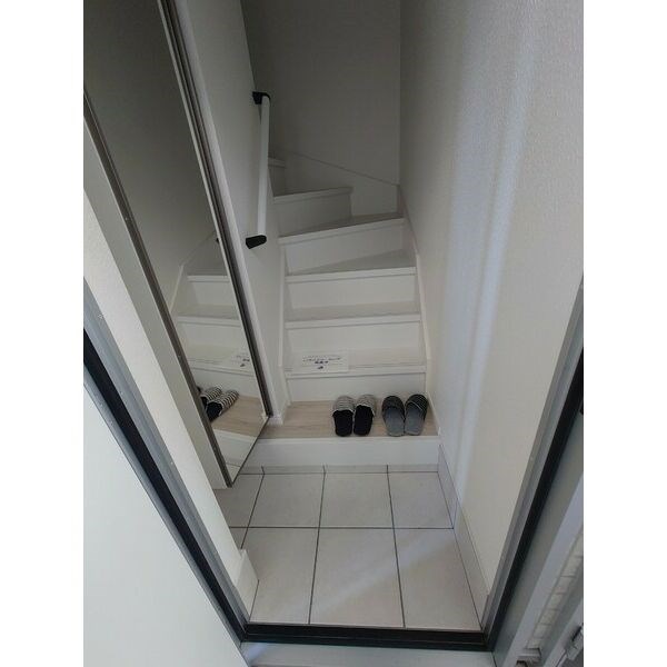 あんしん+日置荘西町08-2012 玄関