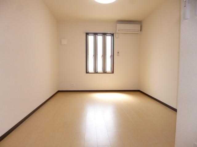 スリーハーブズ谷佐 リビング