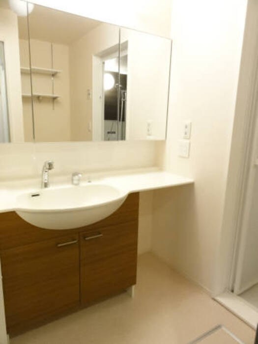 アンジュール その他5