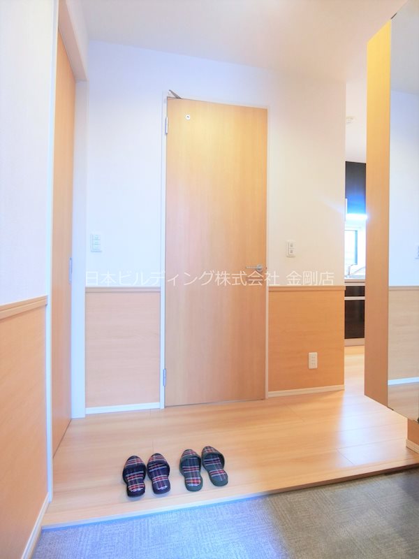 メゾンキンメイ 玄関