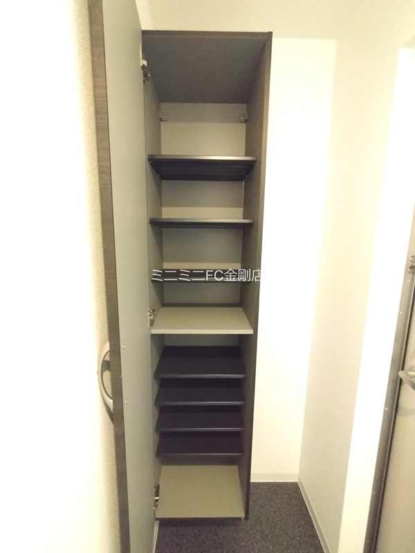 ジーメゾン初芝パックス 玄関