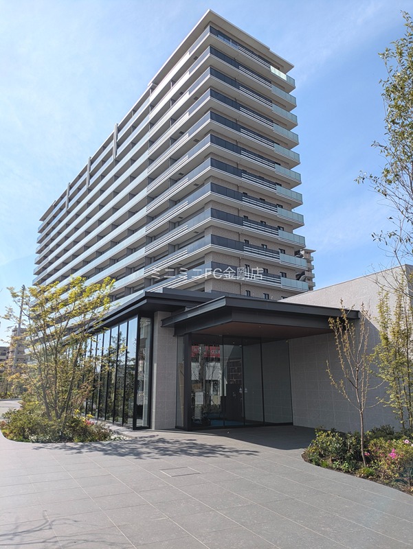 ヴェリテ金剛ルネクロスサイト 外観