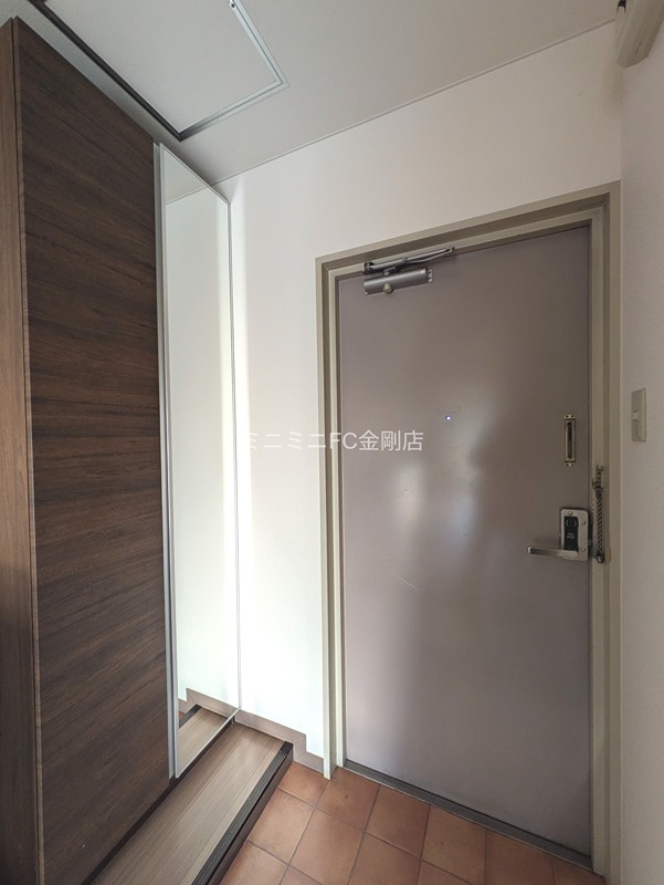 ヴィラ　ロゼオ 玄関