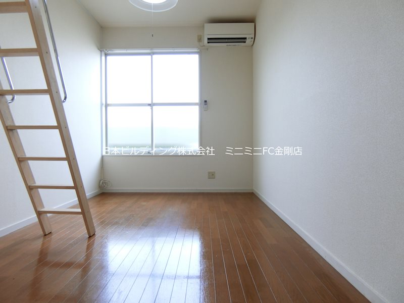 South River リビング