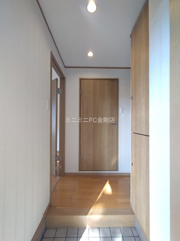 新栄プロパティー北野田Ⅱ 玄関