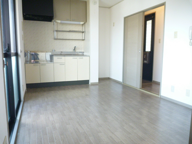 メイプルガーデン大美野　 リビング