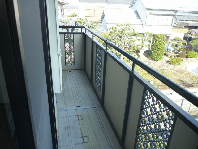 メイプルガーデン大美野　 ベランダ