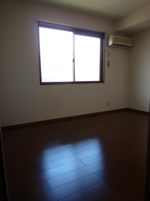 ファミール寿 ベッドルーム