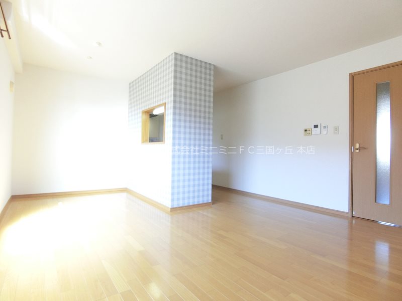 ドミール旭　B リビング