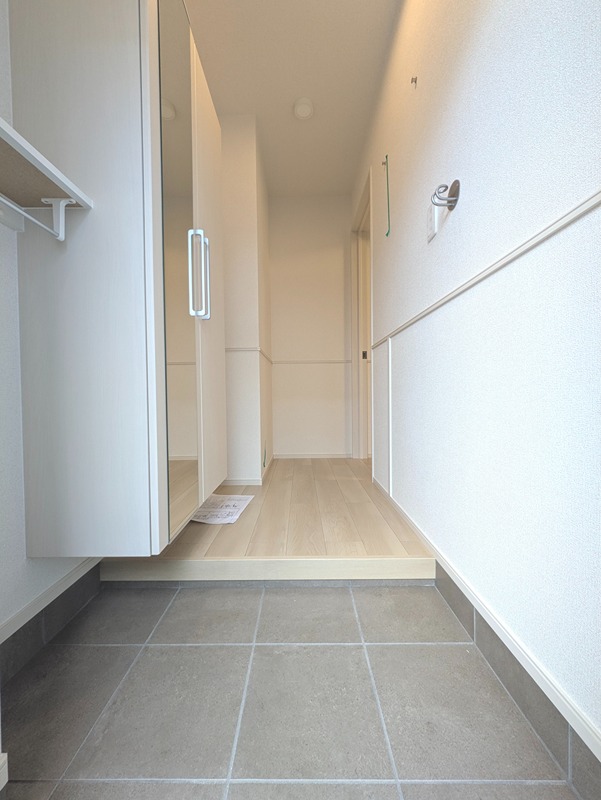 ヒカルサ富田林桜井町 玄関