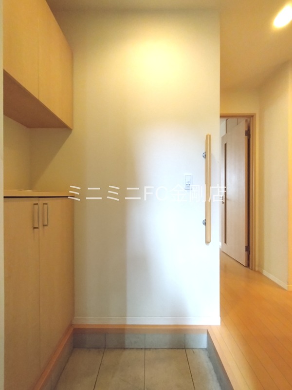 シャーメゾンサンピラー 玄関