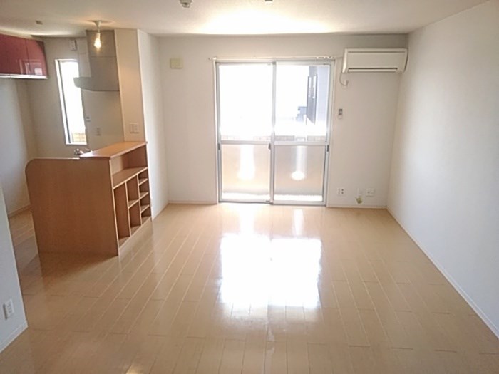 カーサ　サンシビリテB棟 リビング