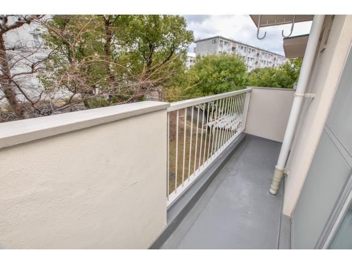 ＵＲ金剛団地　128号棟 ベランダ