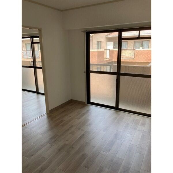 メゾンツインウイン二番館 リビング