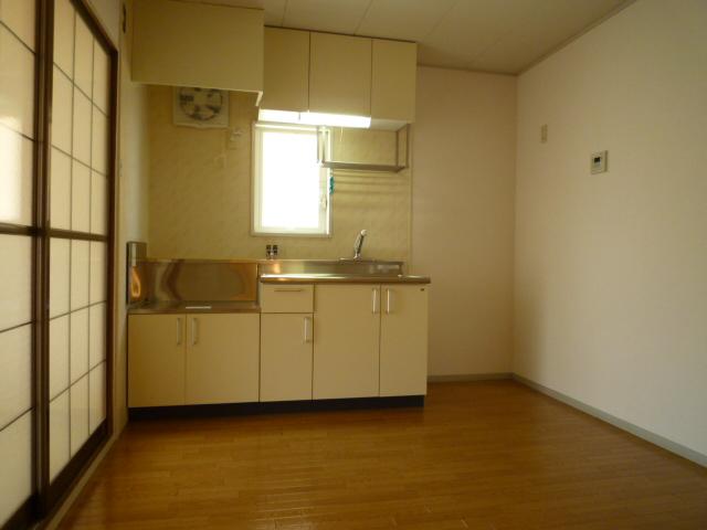 グリーンヒル小金台（ハイツ） リビング