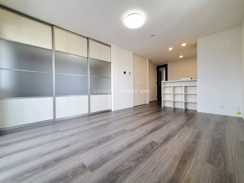 エヌ　プレミール リビング