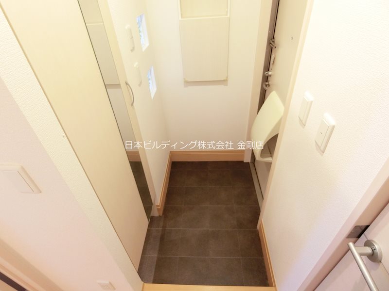 ファミールタカゼン　Ｅ棟 玄関