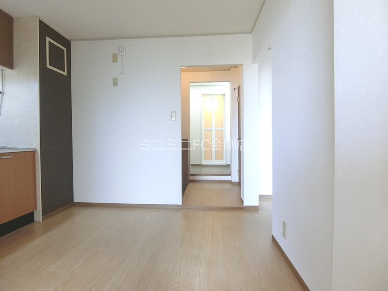 竹城台ハイツＥ棟 リビング