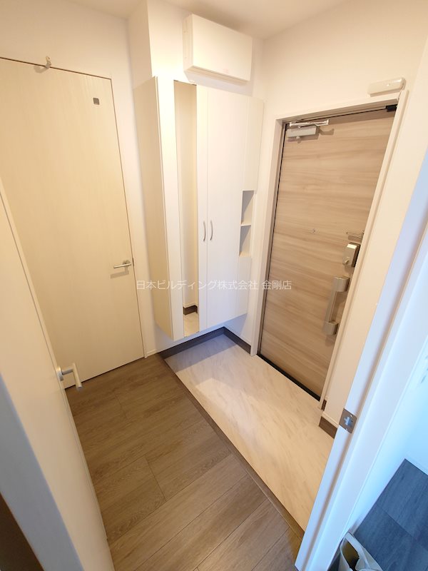 アクシス北野田 玄関