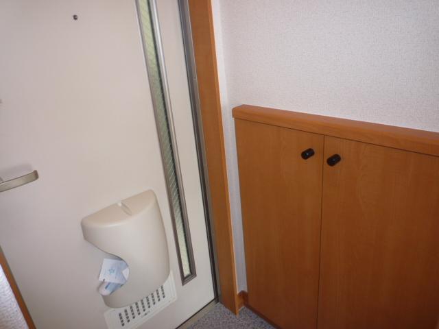 エスティアムフクダ 玄関