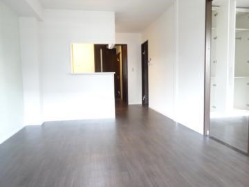 メゾン・カンフリエ リビング