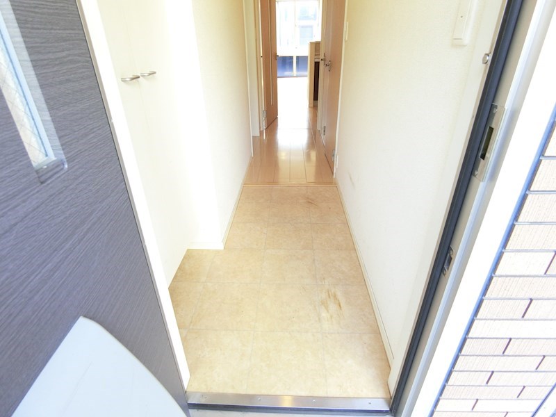 ヴェル・ラヴィーヌ 玄関