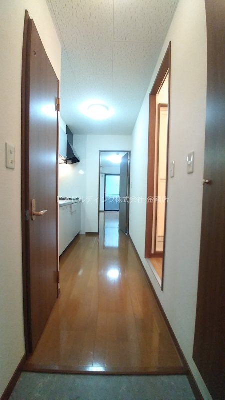 アンプルールクラージュCURE 玄関