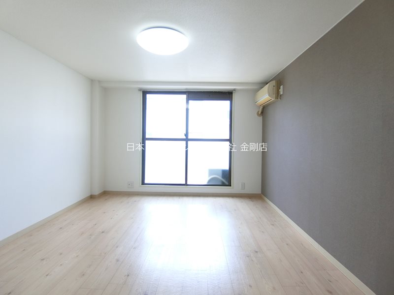 ユニコーン82西野 リビング