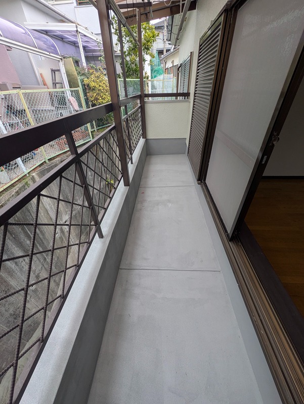 栄町戸建 ベランダ