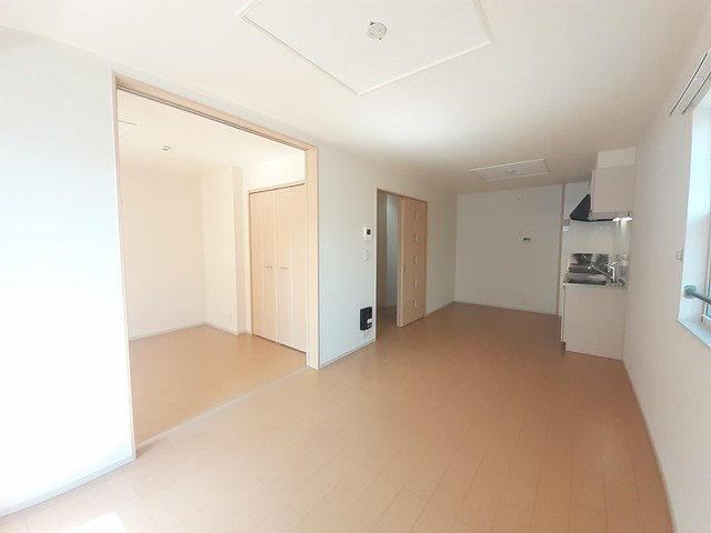 メゾン　セルバン リビング