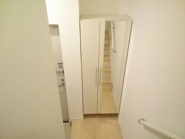 プチフローラ　北野田Ⅲ 玄関