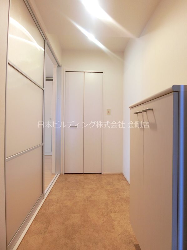 クリプトメリア 玄関