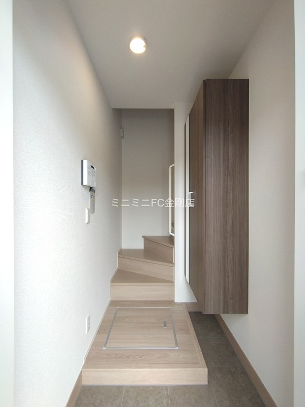 ネオ・ハイツ 玄関