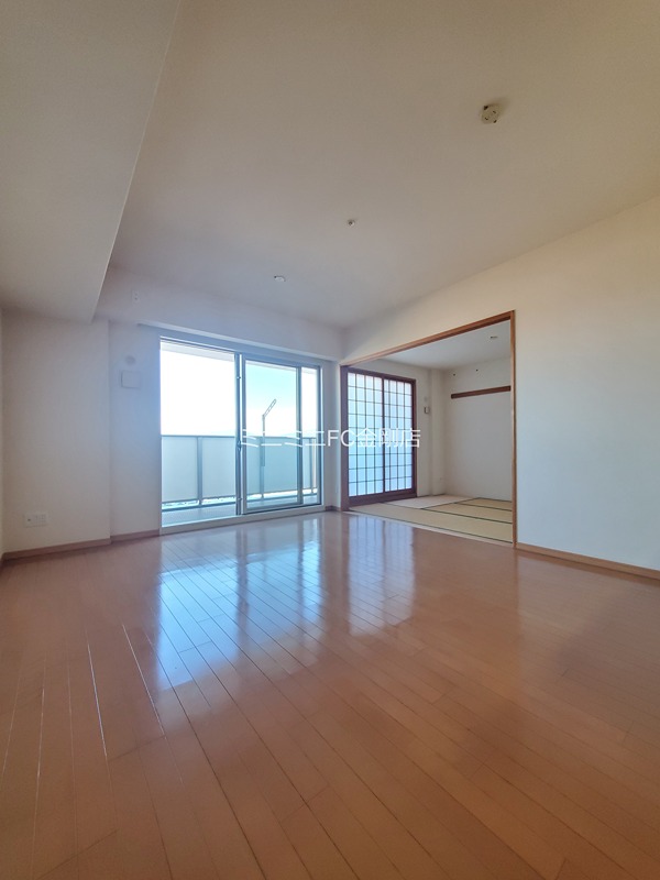 タワーズランド北野田　フロントタワー  リビング