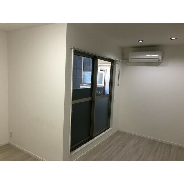 エヌエムヴァントワ リビング