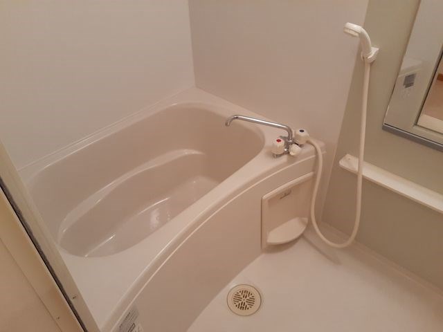 ジン　シャン 風呂画像