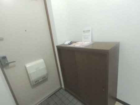 オースター6番館 玄関