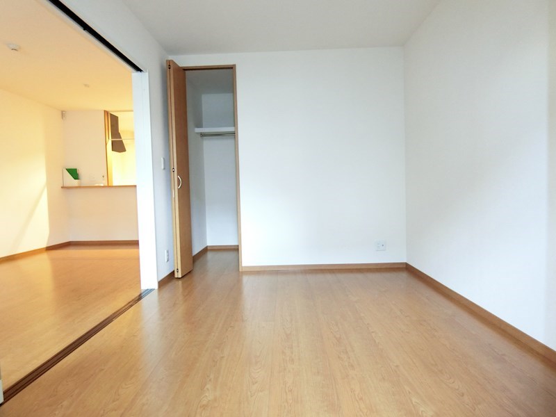 ロイヤルハイツ ベッドルーム