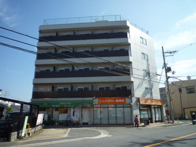 エスティライフ富田林 外観