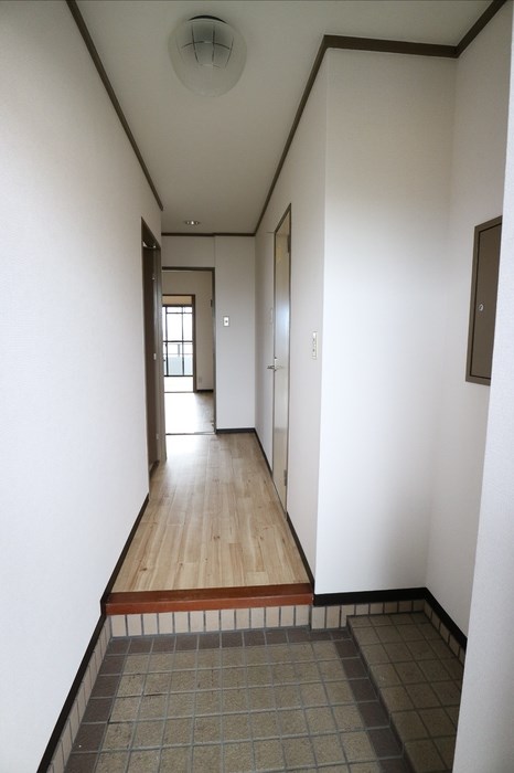 グランディール東山 玄関