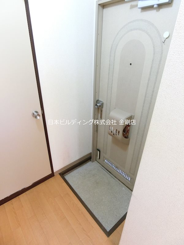 タウニィハイツ金剛 玄関