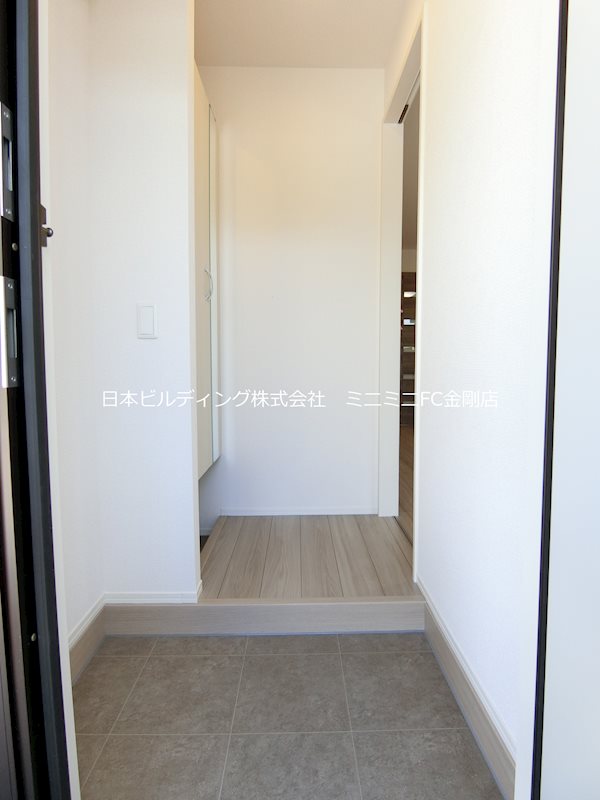 Newdorf弐番館 玄関