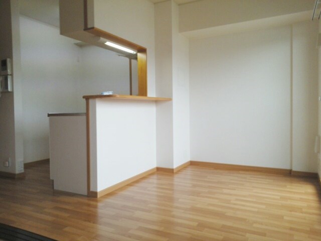 インヴィテ・ボヌールⅡ番館  リビング