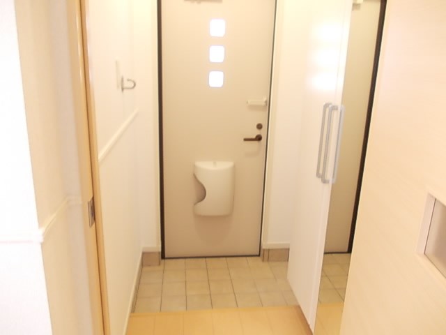 シェーネ　淳 玄関
