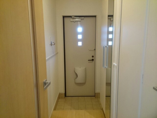 シェーネ　茂 玄関