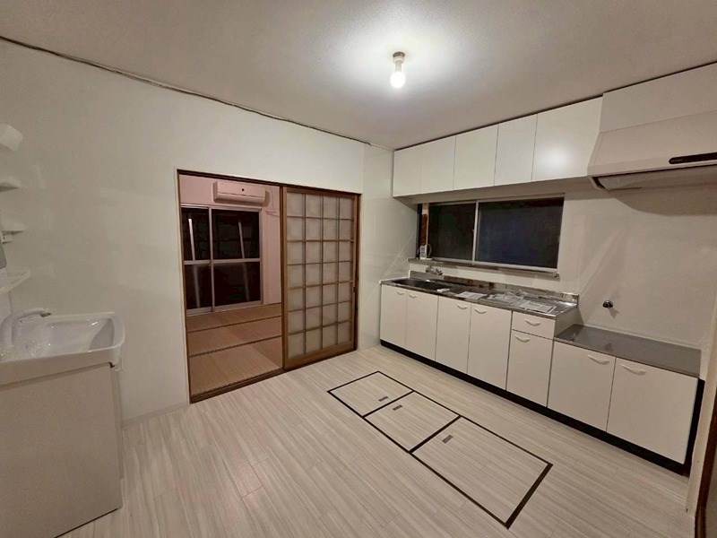 松原市立部1丁目戸建 リビング