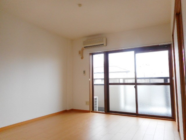 シャルム西之山 リビング